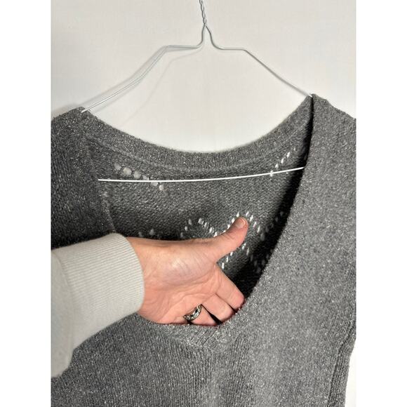 Vintage FaBE Silk & Angora mix, gray vest with a deep V on the back size Large - Picture 8 of 12